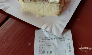 Wadowice: Gdzie zjeść? Odkryj kultowe kremówki i restauracje!