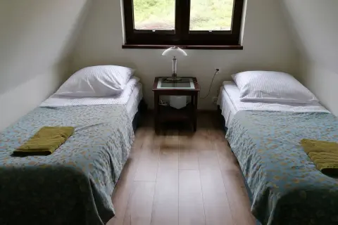 Idealny nocleg pod Tarnicą? Ustrzyki Górne vs Wołosate poradnik