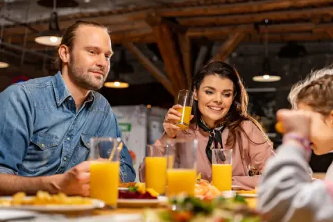 Restauracje Wieliczka: Gdzie zjeść? Od kopalni po podziemia!