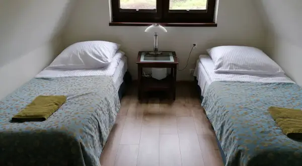 Idealny nocleg pod Tarnicą? Ustrzyki Górne vs Wołosate poradnik