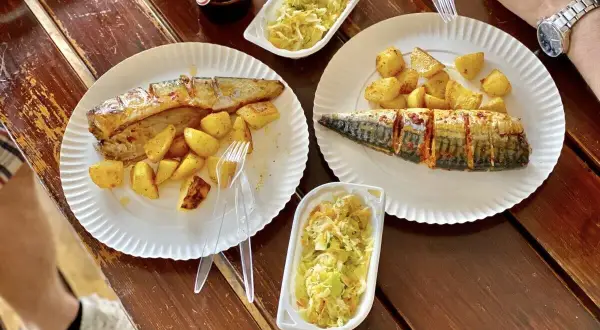 Ustronie Morskie: Gdzie zjeść? TOP miejsca na rybę, obiady i widoki