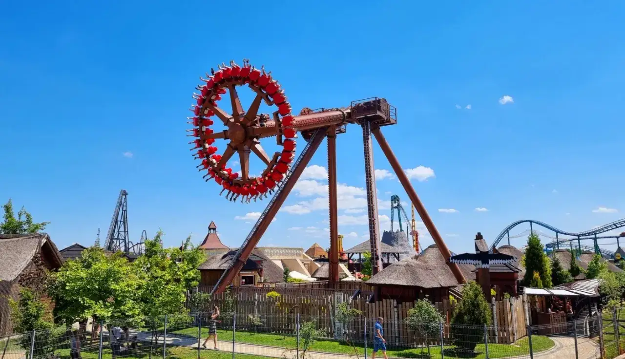 Hyperion Energylandia tematyzacja kosmiczna