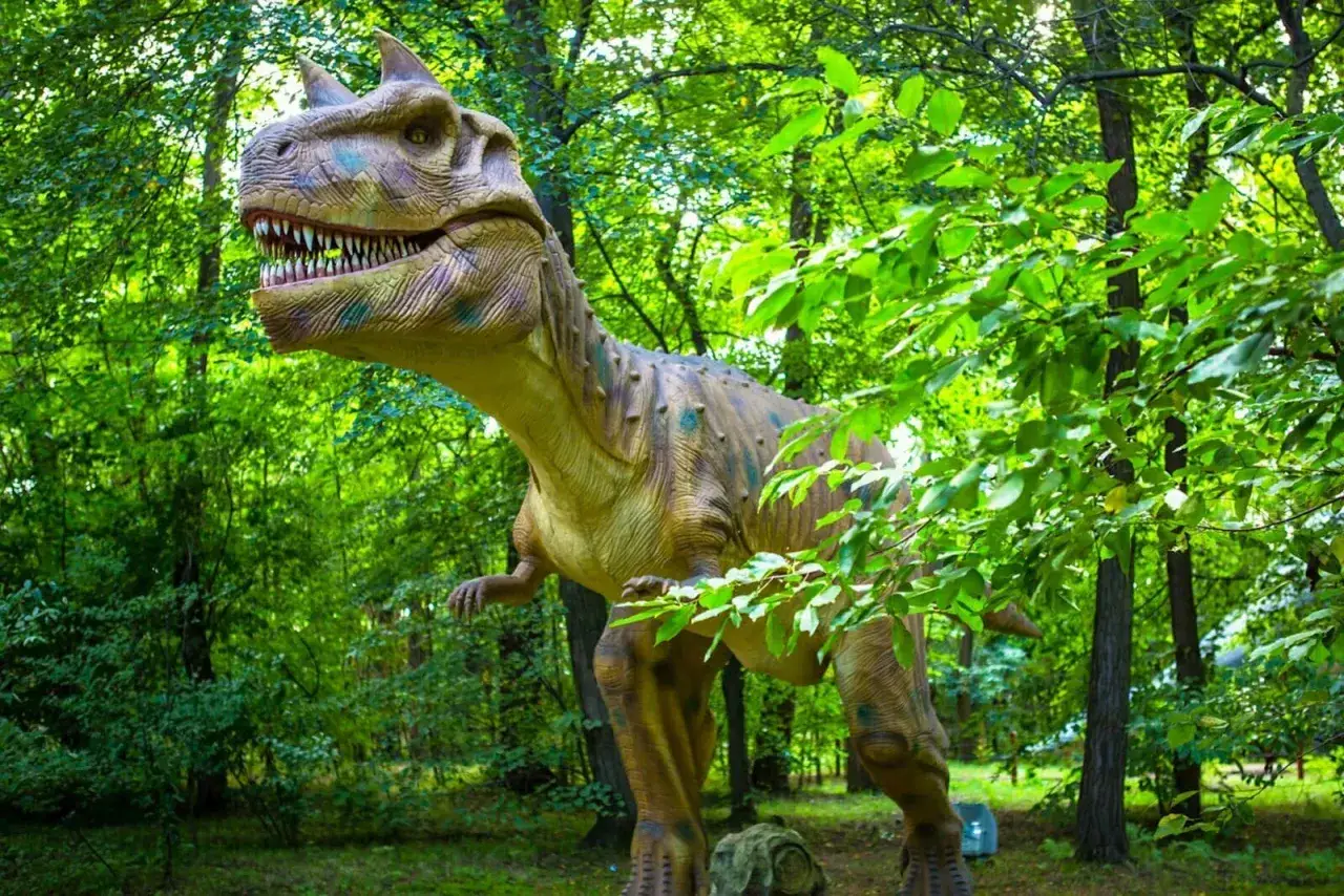 Zatorland park dinozaur&oacute;w