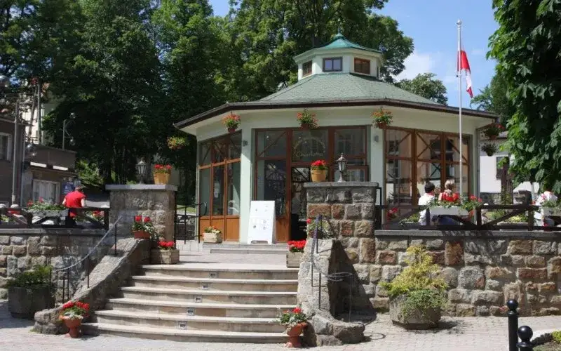 Park Zdrojowy Jedlina-Zdr&oacute;j pijalnia w&oacute;d