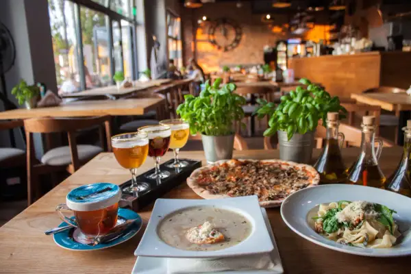 Wrocław: Gdzie zjeść? Odkryj TOP restauracje i uniknij pułapek!